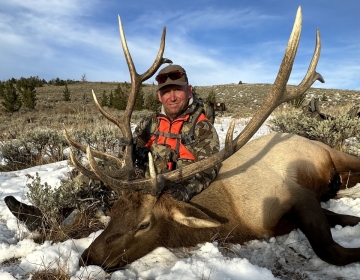 SNS hunting client with his 6x6 bull elk